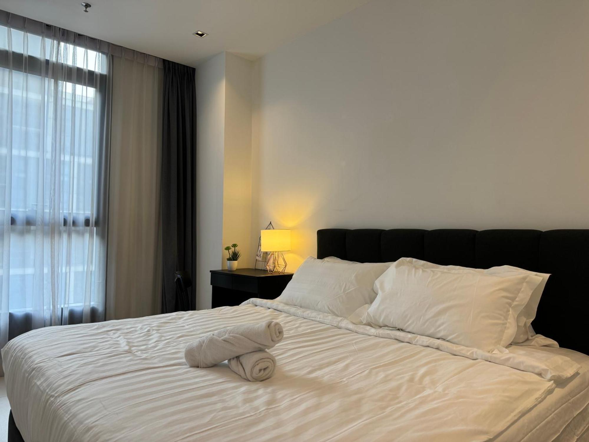 Apartment Arcoris Mont Kiara By Deurban