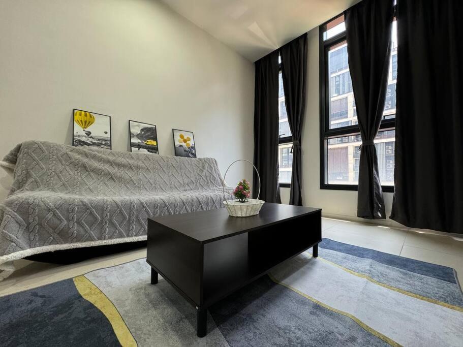 Apartment Arcoris Mont Kiara By Deurban