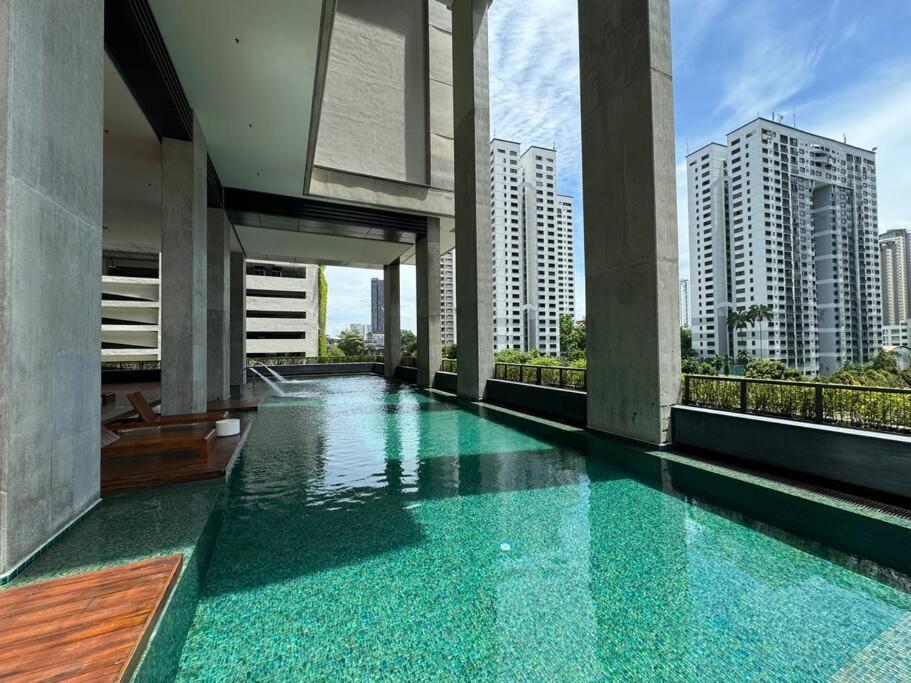 Apartment Arcoris Mont Kiara By Deurban