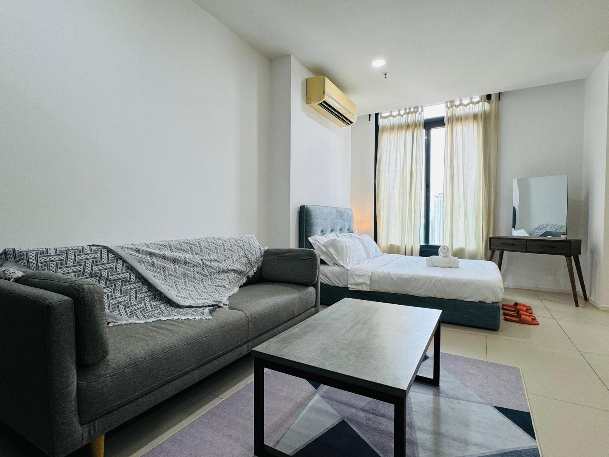 Pangsapuri Arcoris Mont Kiara By Deurban *
